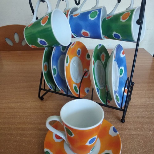 Set of 5 cups with base
