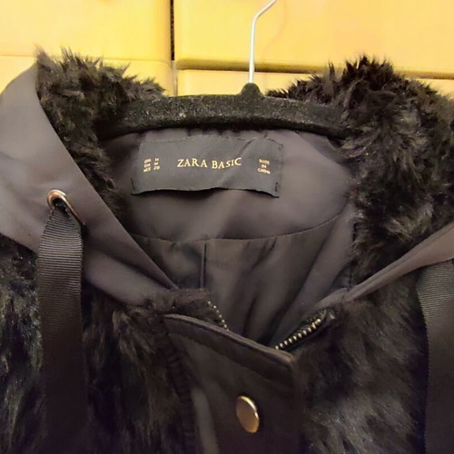 Zara black jacket with fur front and back and hood like new size M