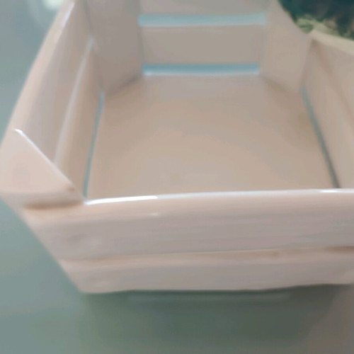 Decorative basket like new