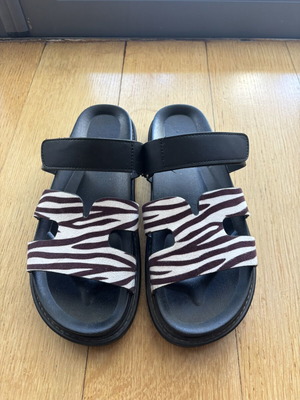 Σανδάλια flatform Luigi νούμερο 40 με σχέδιο zebra animal print, σαν καινούργιο