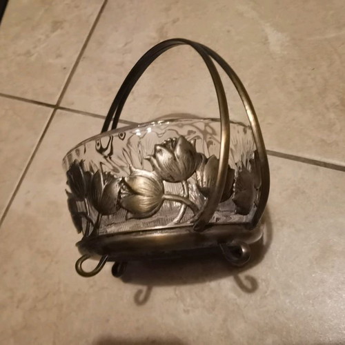 Art Nouveau decoration used in excellent condition