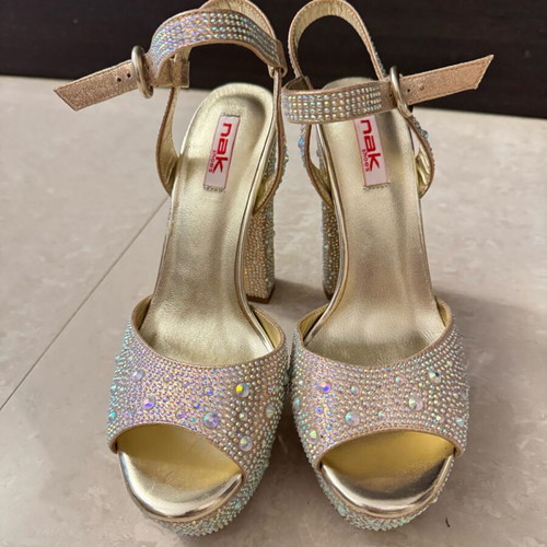 Nak sandals full of rhinestones new, gold, size 37, 14 cm heel