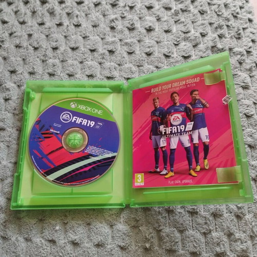 FIFA 19 game for Xbox One like new