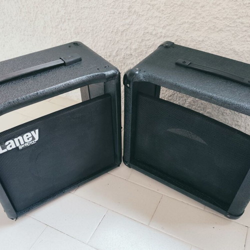 Guitar amplifier cabinets used, pack of 2, 1x8" without speaker