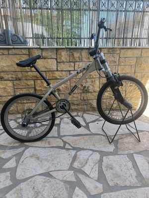 BMX GT bicycle used with front dual suspension
