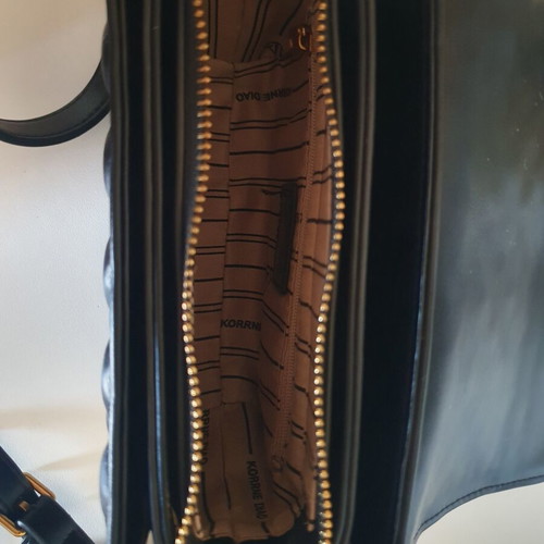 Quilted crossbody bag black with gold details like new