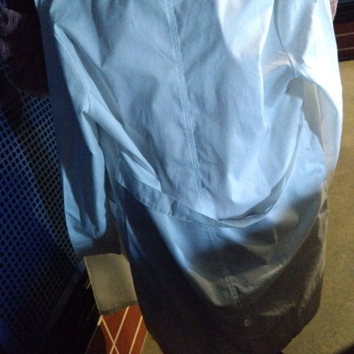 Medical coats like new, pack of 3, extra small size with buttons