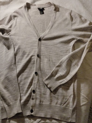 Low-Knit Cardigan used, in excellent condition