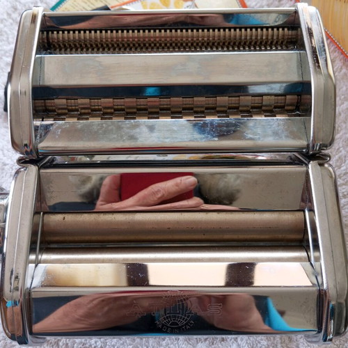 Atlas pasta machine like new, Italian
