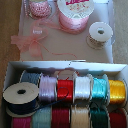 Vintage pack of 16 ribbons like new