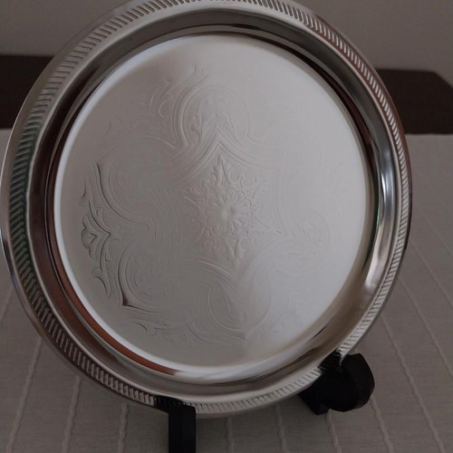 Stainless steel serving plates used, pack of 6, embossed design