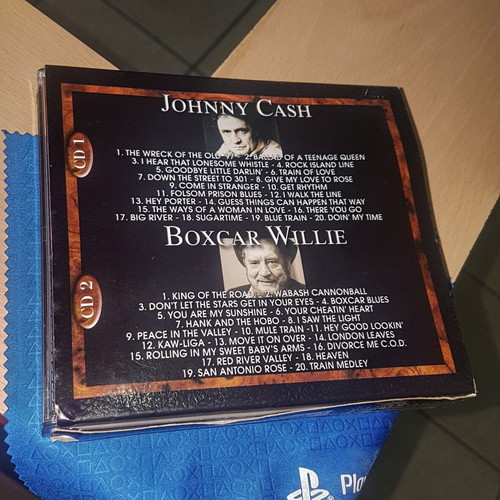 Johnny Cash & Boxcar Willie Dejavu Retro Gold Collection CD, country