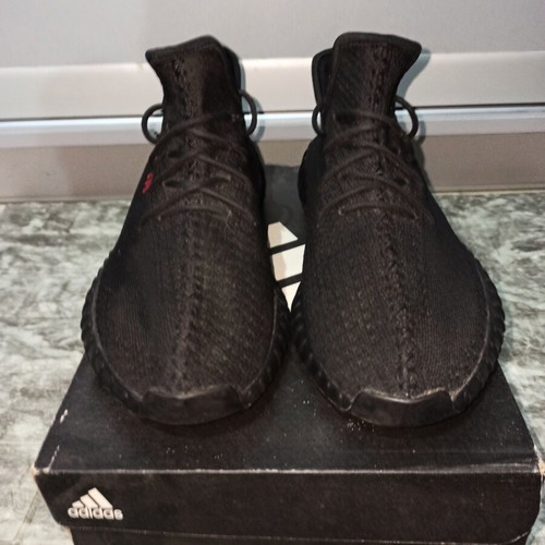 Adidas Yeezy Bred sneakers size 43 like new, black