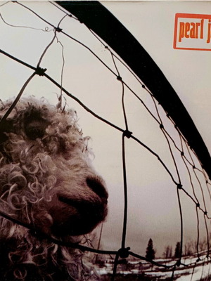 Pearl Jam Vs. LP like new, original 1993 release