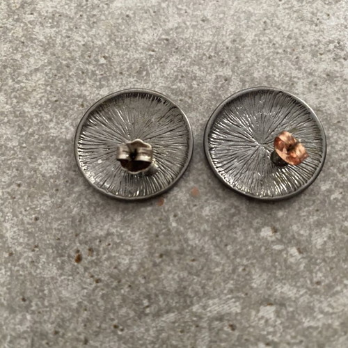 Round black grey earrings