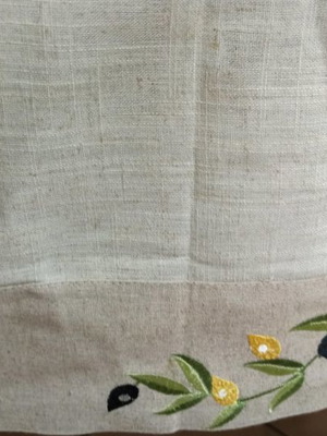 Tablecloth new 100% cotton with 4 napkins gift