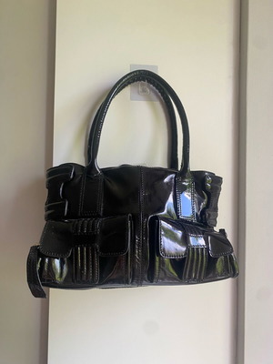 Leather shoulder bag like new, black, large capacity
