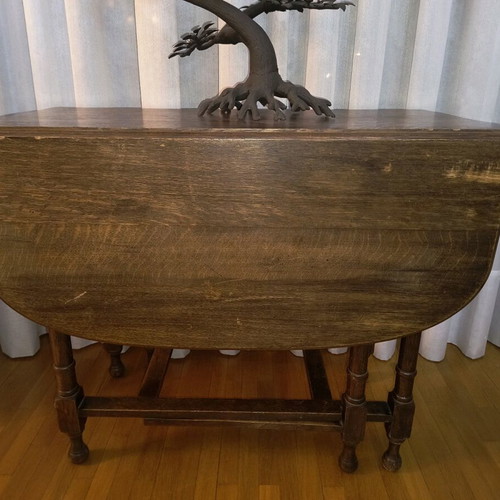 Rectangular folding antique table like new