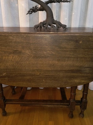 Rectangular folding antique table like new