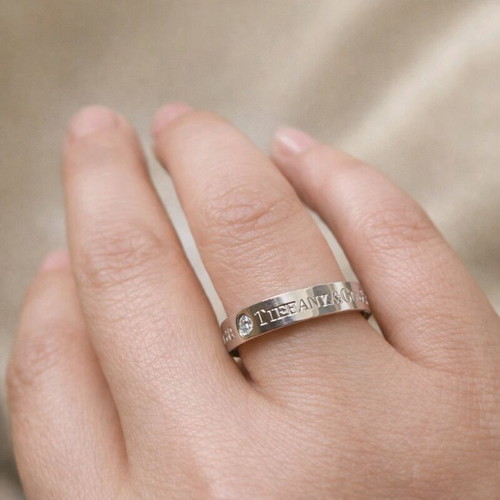 Elegant ring like new, size 19 mm, silver, full set
