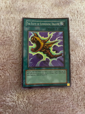 Yu Gi Oh The Flute of Summoning Dragon 1st Edition Gold Holo card like new