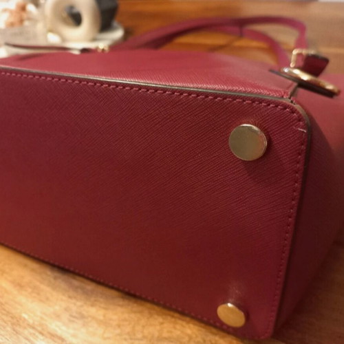 Michael Kors leather shoulder bag cherry color like new