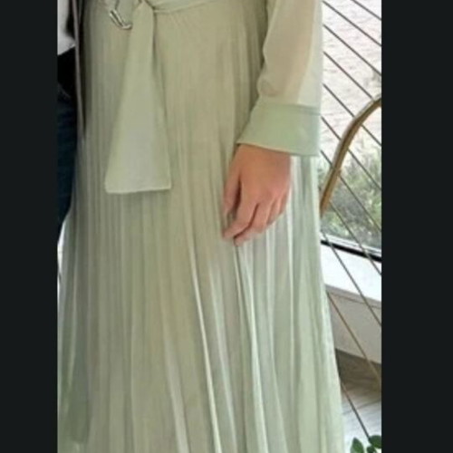 Zara dress size M like new, soft pastel mint color