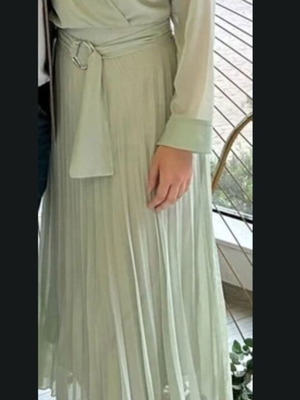 Zara dress size M like new, soft pastel mint color