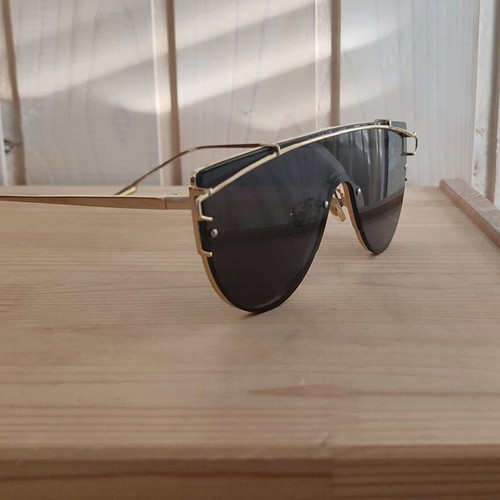 EL Gio sunglasses like new, men's, black and gold