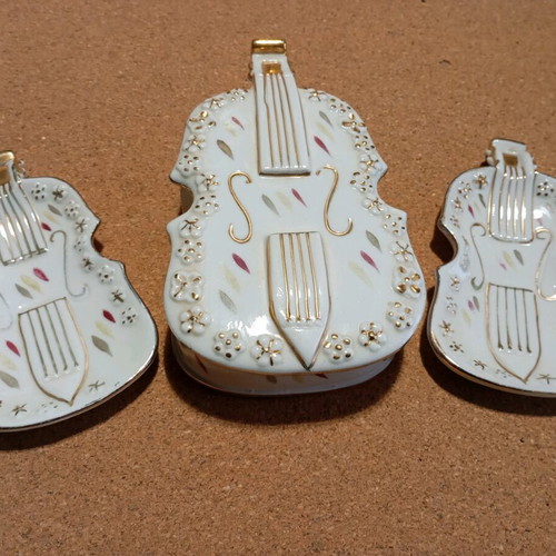 Vintage IOHPAP Japan porcelain violin-shaped ashtray set like new