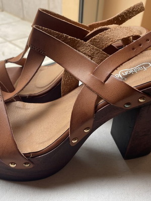 Heeled sandals new