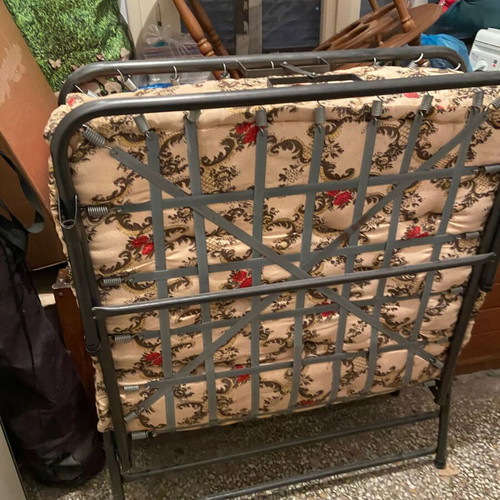 Folding beds like new, pack of 3 with metal frame 80x190