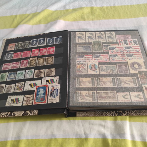 Stamps like new, 702 pieces with album