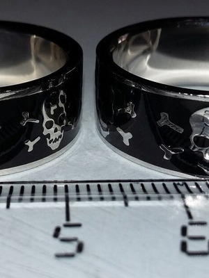 Stainless steel rings new, black and silver