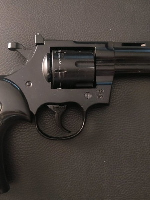 Replica Colt Python 357 pistol used