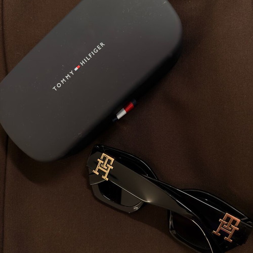 Tommy Hilfiger sunglasses new, black