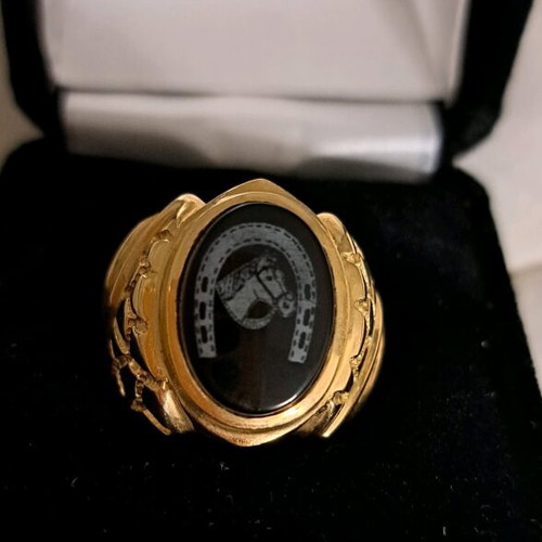 Men's gold ring new with horseshoe and horse design natural onyx 14k