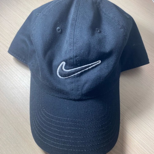 Nike hat new, one size