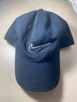 Nike hat new, one size