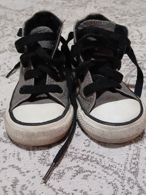 Converse Kids Shoes Size 11.5 Like New