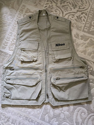 Nikon photographic vest size XXL like new, gray and beige
