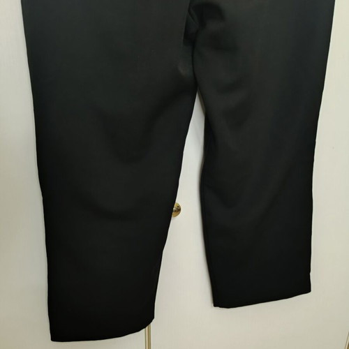 Black Cargo Capri like new with metal details, size M