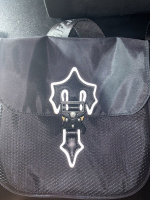 Trapstar London Crossbody Bag used, black with reflective logo