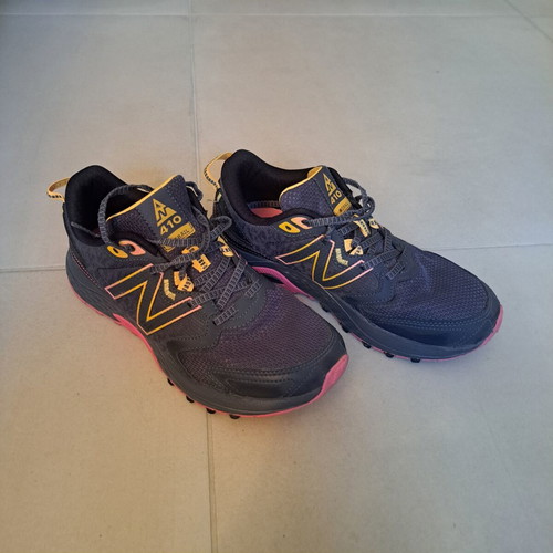 New Balance sneakers size 39 like new, dark blue
