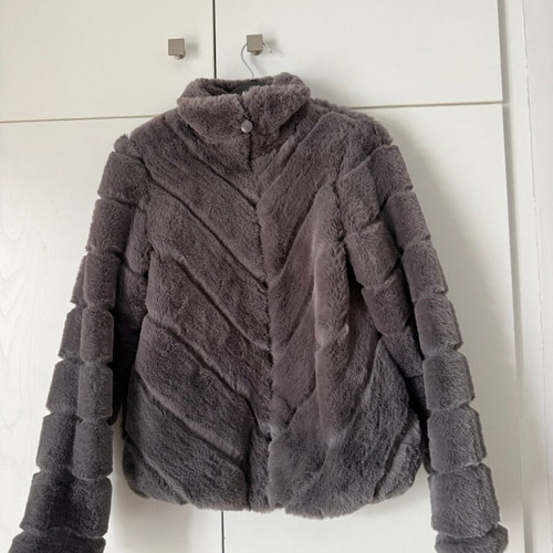 Dark gray faux fur jacket Small like new with zipper