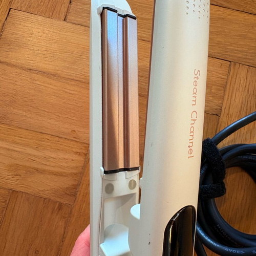 Hair Majesty Hair Straightener with Steam like new, model HM-4022