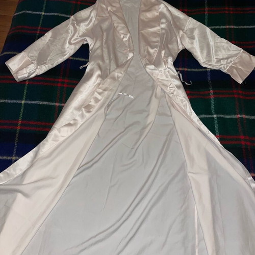 Marks & Spencer robe used, white, heavy and soft fabric