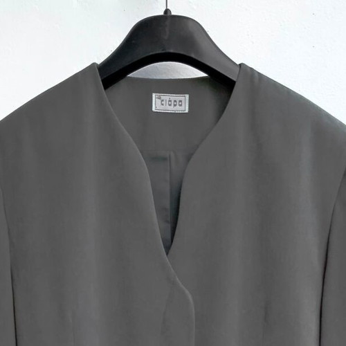 Kiara collarless blazer gray size S like new