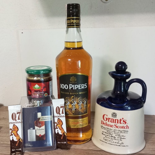 Romantic set for two with whisky and accessories, new