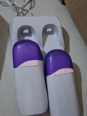 Hair removal devices like new, set of 3 with wax and strips